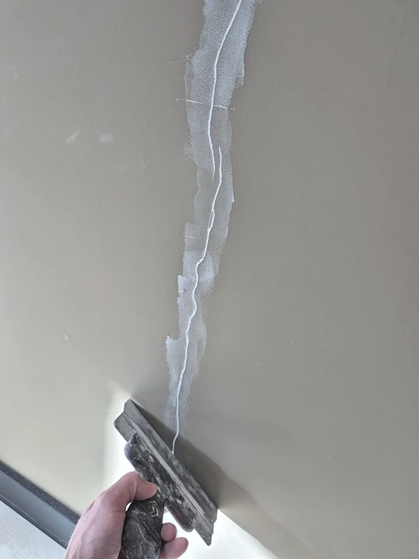 Latex Spuiten - Reparatie - Herstel scheuren - Aalsmeer