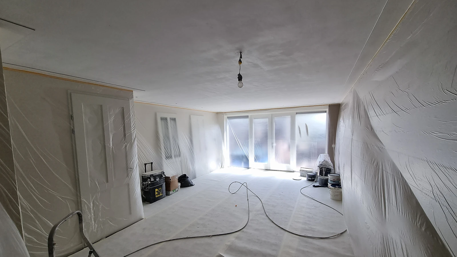 latex spuiten - afplakken - latex spuiten uithoorn - werkzaamheden